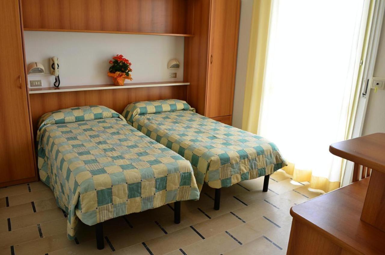 Hotel Zani Cervia Exterior foto
