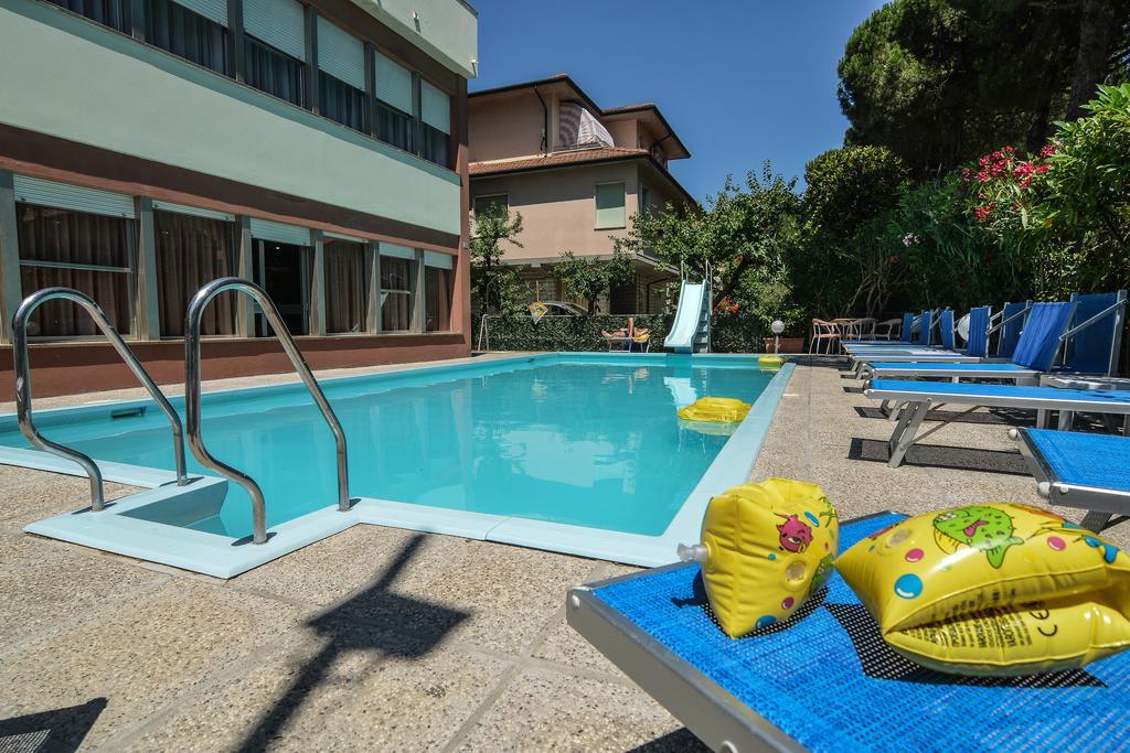 Hotel Zani Cervia Exterior foto