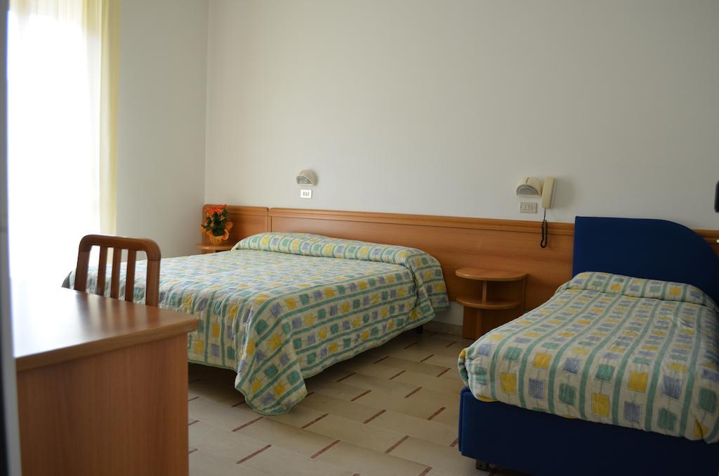 Hotel Zani Cervia Quarto foto